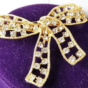 Gold Tone Metal Clear rhinestones Bow Pin Brooch